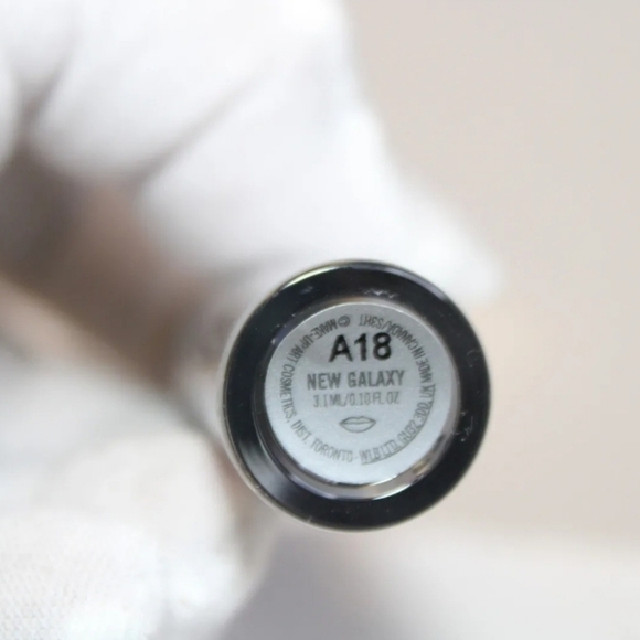 Mac Lip Glass FULL Size 3.1 ML 0.10 Oz Gloss New Galaxy - Picture 6 of 7